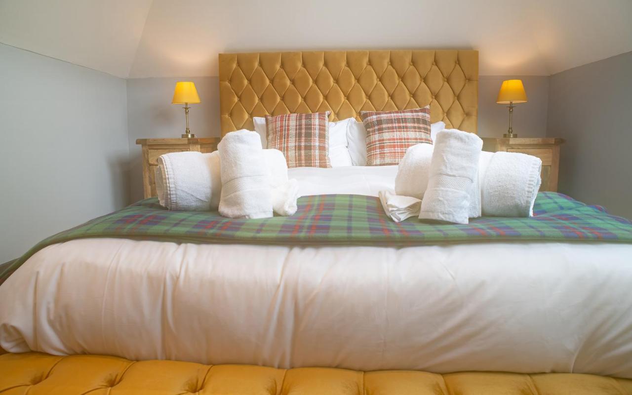 Luxury 4 Bedroom Cottage With Stunning Views Near Fairy Pools! 카보스트 외부 사진