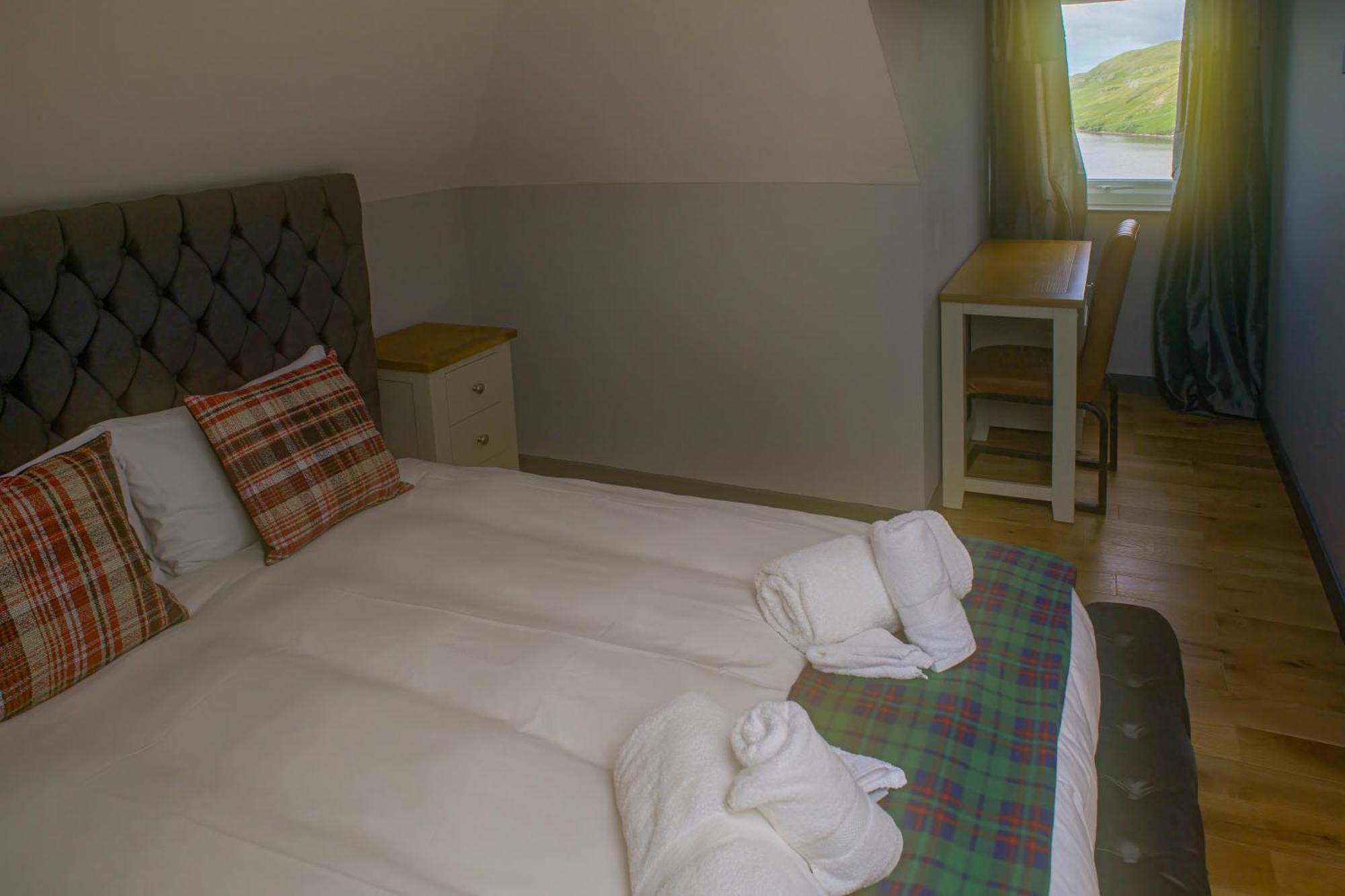 Luxury 4 Bedroom Cottage With Stunning Views Near Fairy Pools! 카보스트 외부 사진