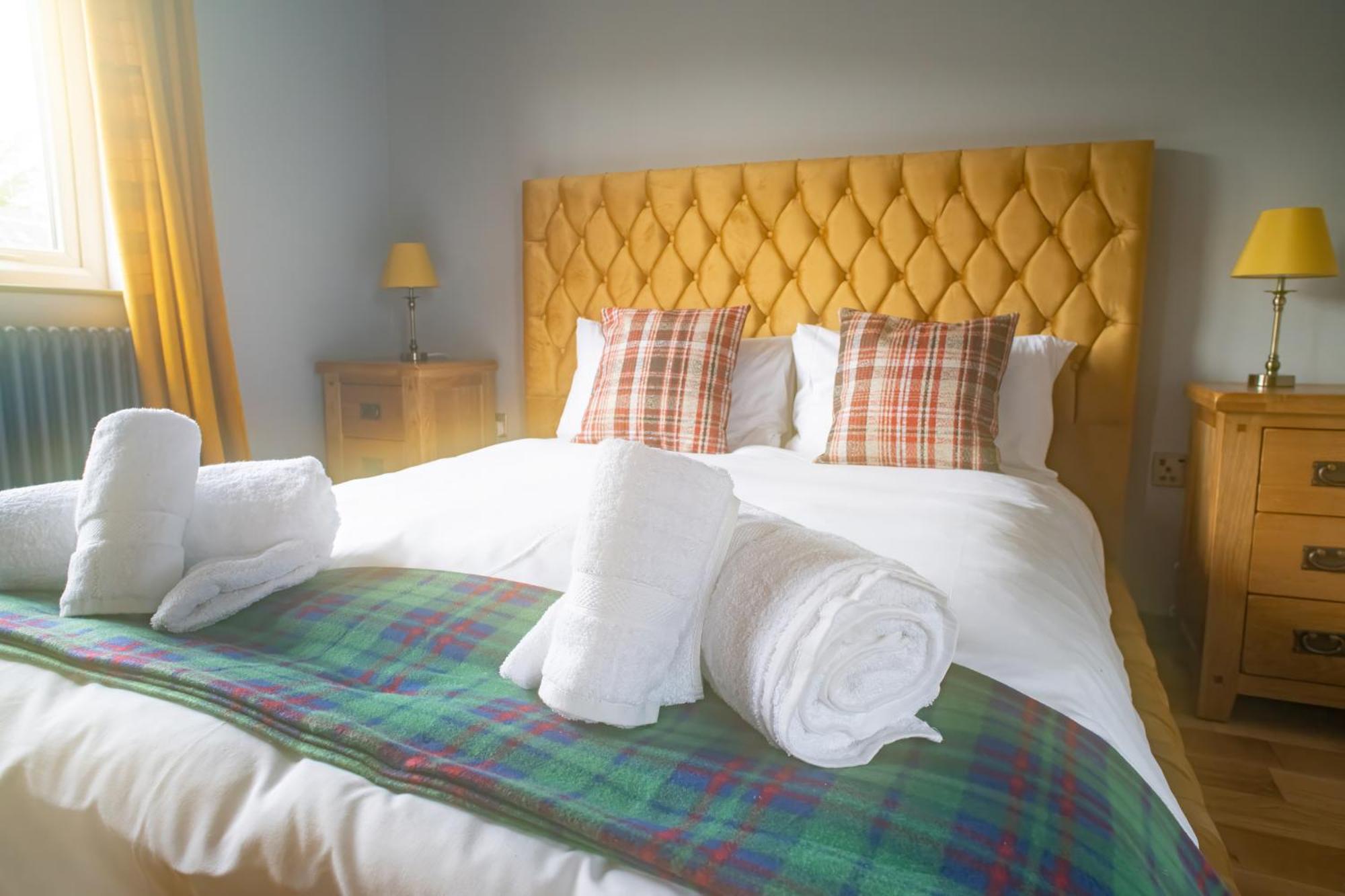 Luxury 4 Bedroom Cottage With Stunning Views Near Fairy Pools! 카보스트 외부 사진