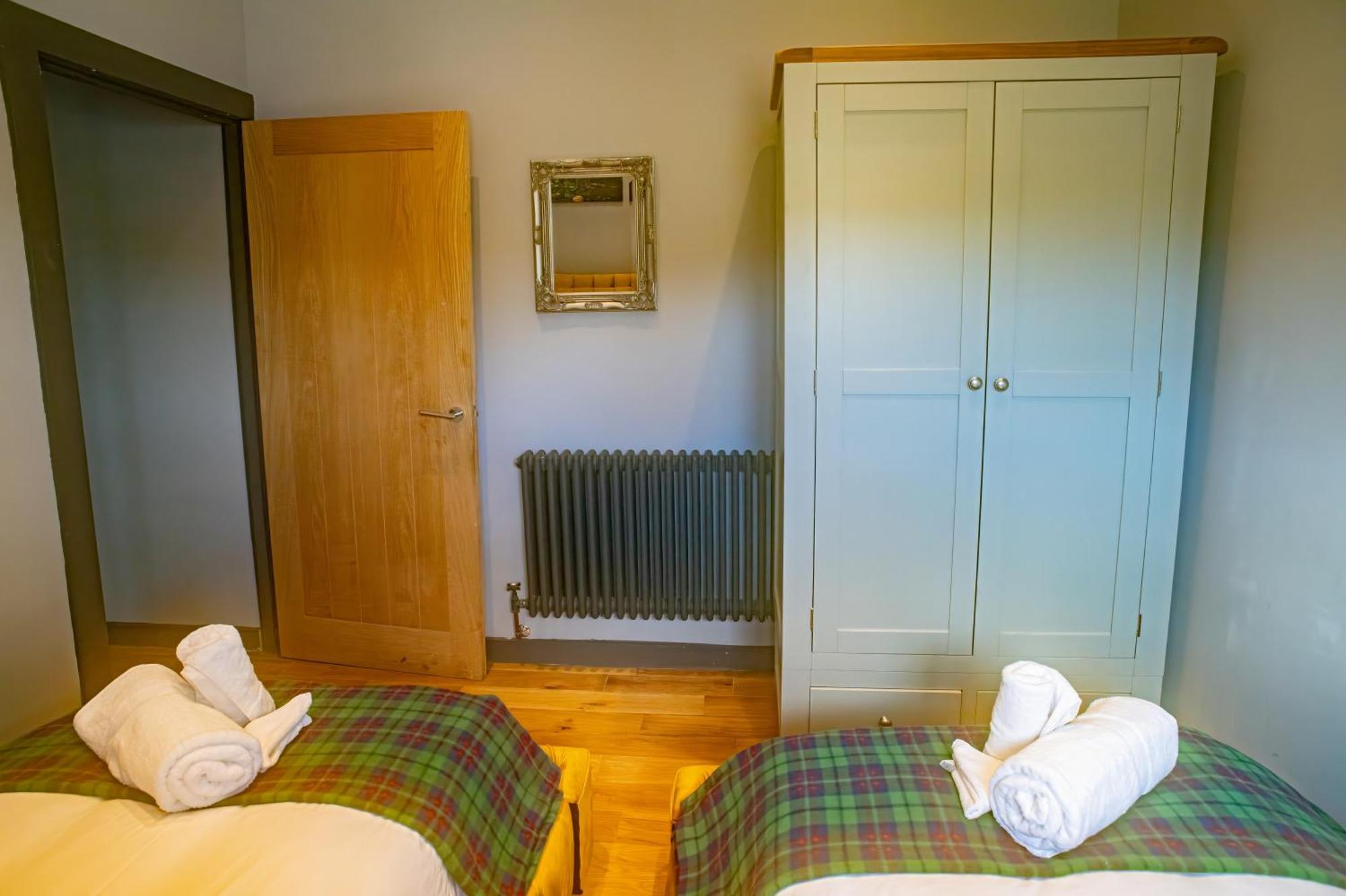 Luxury 4 Bedroom Cottage With Stunning Views Near Fairy Pools! 카보스트 외부 사진