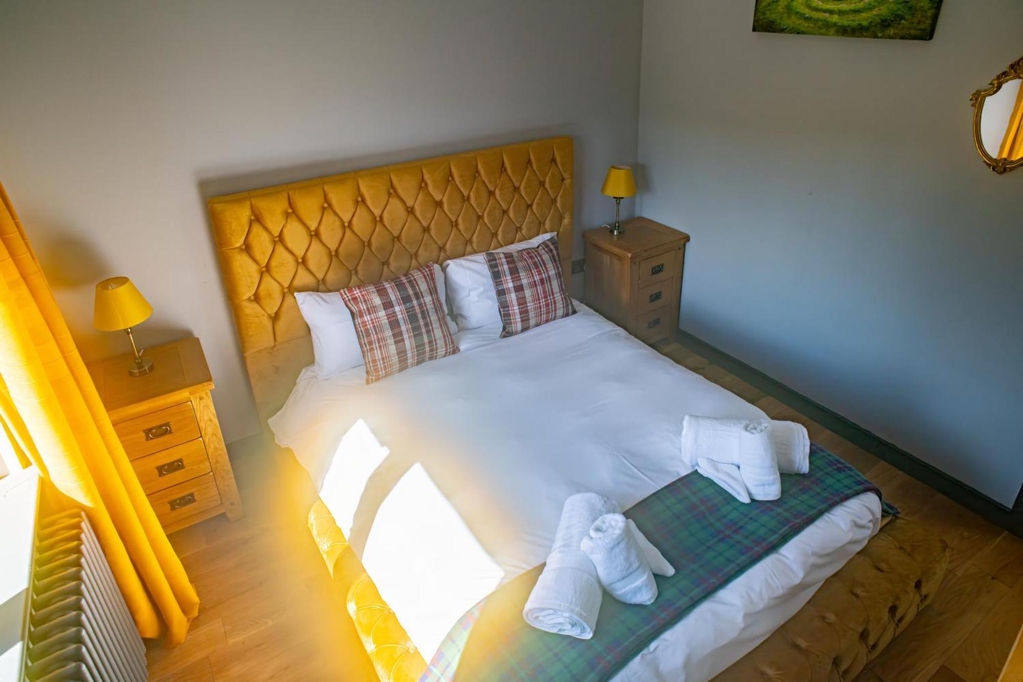 Luxury 4 Bedroom Cottage With Stunning Views Near Fairy Pools! 카보스트 외부 사진