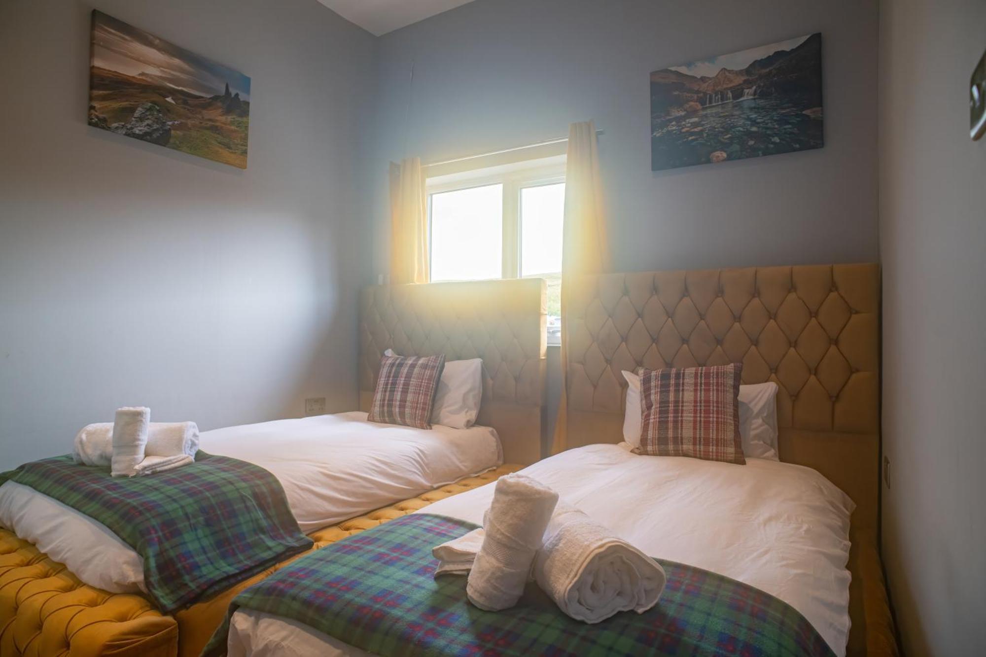 Luxury 4 Bedroom Cottage With Stunning Views Near Fairy Pools! 카보스트 외부 사진